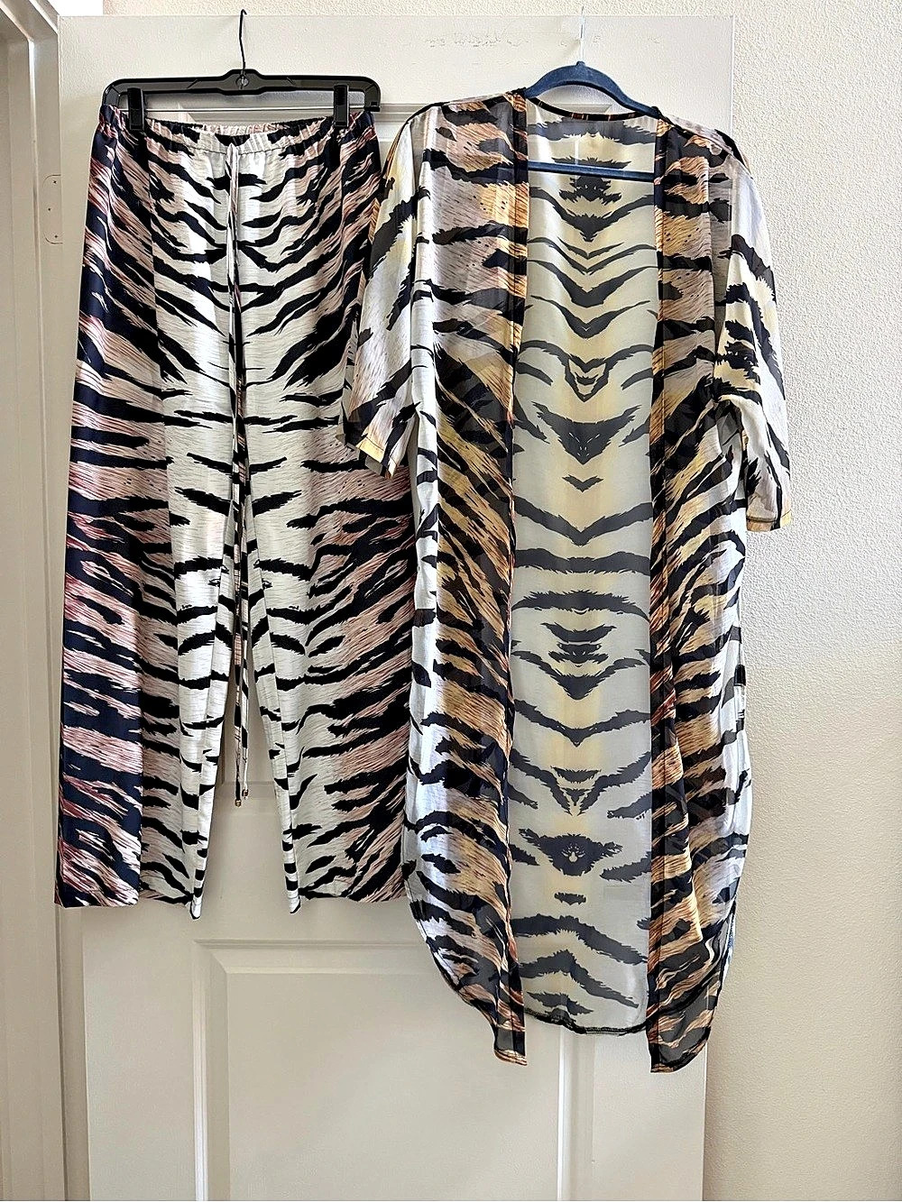 Animal Print Wide Leg Set in White & Black Size Medium